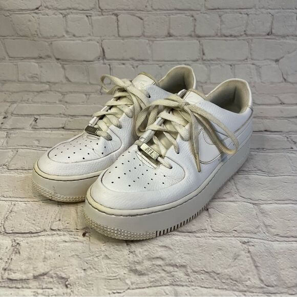 Women’s Nike Air Force 1s 2019 size 9 white - Picture 1 of 7